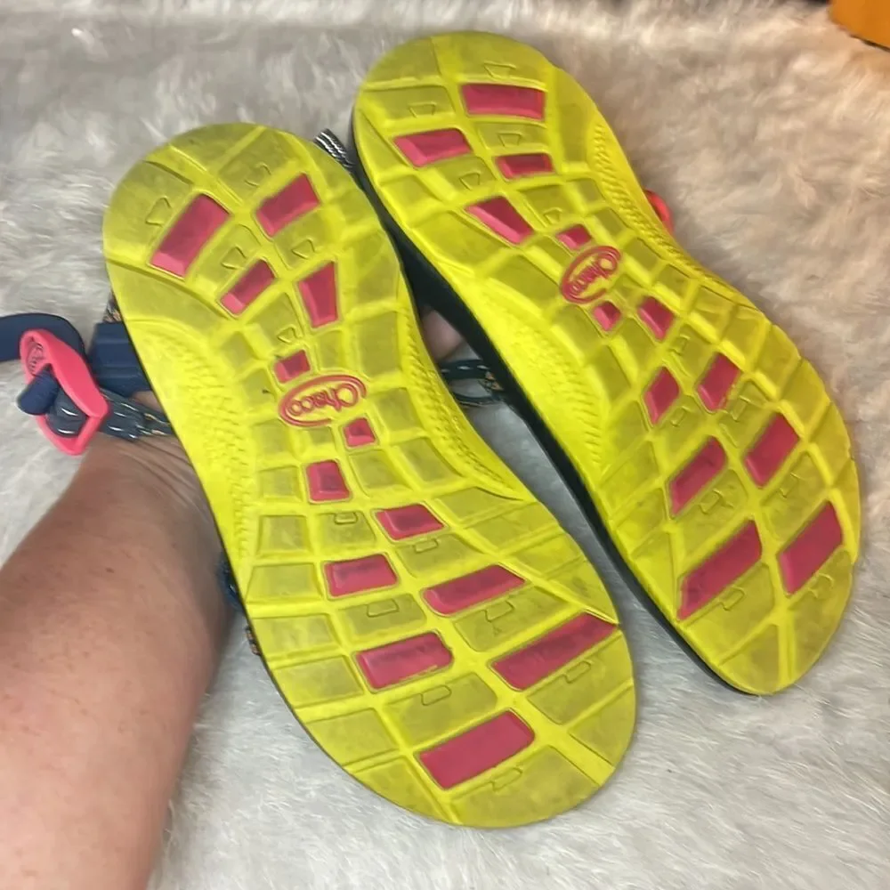 Chaco yellow his worn
